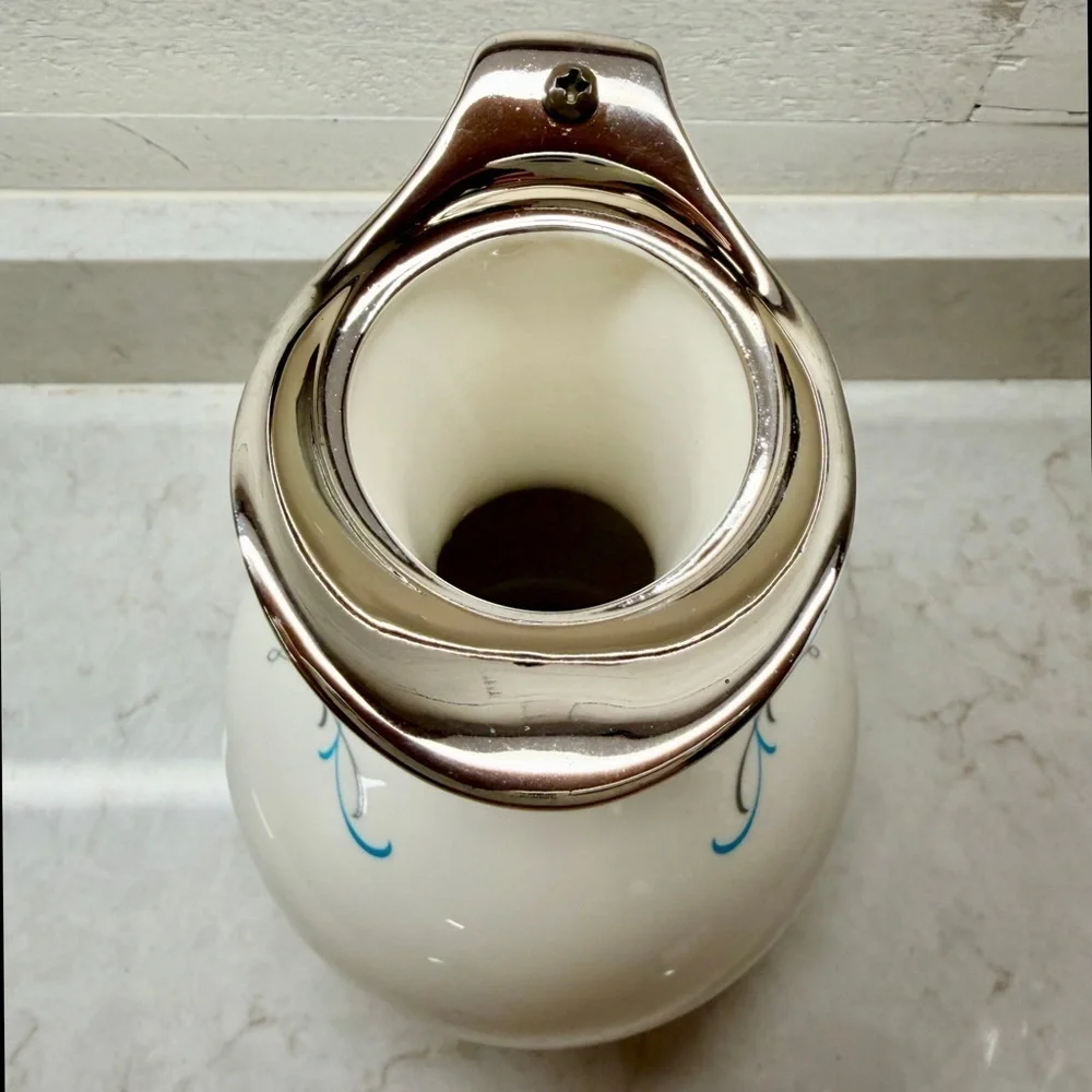 MID-CENTURY MODERN INSULATED COFFEE SERVER WITH WHITE OPALINE GLASS BODY